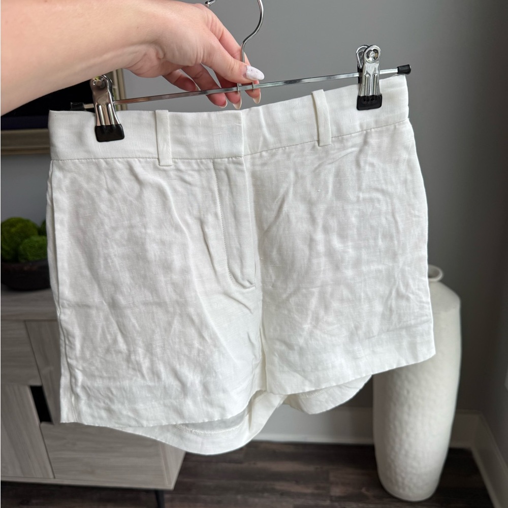 Aritzia Babaton White Linen Shorts